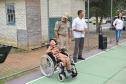 Policiais militares do 17º Batalhão fazem surpresa para garoto fã da Polícia Militar em São José dos Pinhais (RMC)