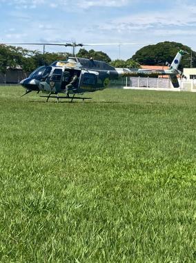 Em 15 minutos, helicóptero do BPMOA transporta medicamentos para intubação de Londrina à Jaguapitã (PR)