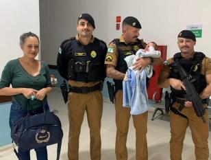 Bebê é salvo por policiais militares