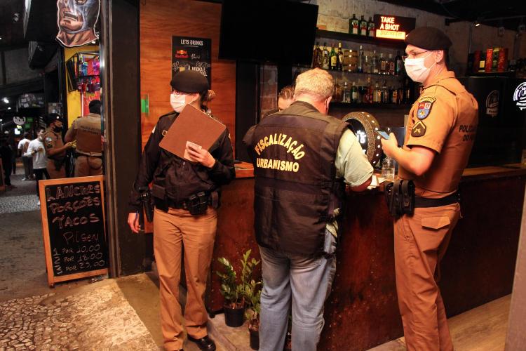 Fiscalização da AIFU sobre cumprimento de medidas sanitárias resulta em 12 estabelecimentos fechados na Capital