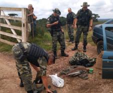 Polícia Ambiental flagra homem com arsenal para caça ilegal em Bocaiuva do Sul 