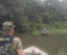 Em patrulhamento preventivo Polícia Ambiental apreende diversos apetrechos de pesca no Lago Itaipu, no Oeste do estado