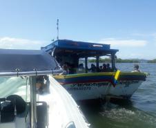 Mulher envolvida com tráfico de drogas é flagrada pela Patrulha Costeira em embarcação na Baía de Paranaguá