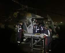 Helicóptero faz voo noturno para salvar vítima de AVC em Matinhos (PR), no Litoral