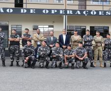 Agentes de segurança dos Estados Unidos visitam o Batalhão de Operações Especiais em Curitiba