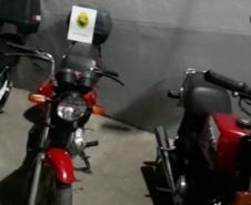 PM de Colombo descobre desmanche de motos apreende duas armas de fogo