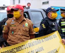 Órgãos envolvidos com o Maio Amarelo homenageiam profissionais da saúde de 12 hospitais de Curitiba