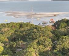 Reforço da presença da PM na Ilha do Mel inibe tráfico de drogas e invasão de áreas de proteção ambiental
