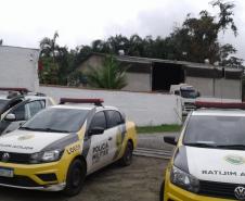 PM prende três ao recuperar carga e caminhão em Paranaguá, no Litoral do estado