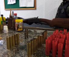 Ambiental prende dupla e apreende armas para caça na área rural de Tijucas do Sul, na RMC