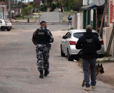 Polícia Civil e PM prendem 15 envolvidos com tráfico de drogas