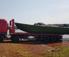 Operação Hórus apreende dois barcos lotados de cigarros paraguaios no Lago Itaipu