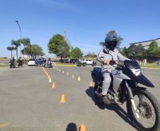 BPTran faz instrução de direção defensiva com motociclistas durante a Semana Nacional de Trânsito