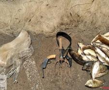 Batalhão Ambiental apreende diversos materiais de pesca e caça ilegal no Alagado de Salto Santiago, no Sudoeste do estado
