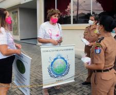 Embaixadoras da Paz Mundial entregam presentes para as profissionais da saúde do Hospital da PM em Curitiba