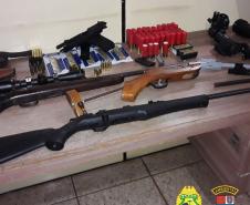 Denúncia ao 181 auxilia policiais militares a apreenderem quatro armas de fogo em Assaí (PR)