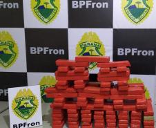 Abordagem do BPFron em Guaíra (PR) termina com apreensão de 55,1 quilos de maconha