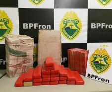 Abordagem do BPFron em Guaíra (PR) termina com apreensão de 55,1 quilos de maconha