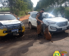 Policiais rodoviários apreendem veículo preparado para transporte de ilícitos e rádio comunicador em Santo Inácio, no Noroeste do estado