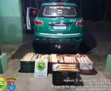 Carga de palmito escondida em caixas de bananas é localizada pela Polícia Ambiental em Guaraqueçaba (PR)
