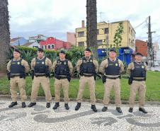 As unidades especializadas da PMPR foram mobilizadas para apoiar as forças locais e reforçar áreas estratégicas