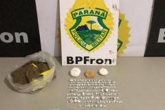 BPFron aborda casa e encaminha casal com crack, maconha e cocaína pela Operação Hórus em Guaíra