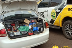 BPRv apreende carro carregado com cigarros eletrônicos, essências e acessórios contrabandeados
