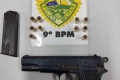 Pistola e drogas são apreendidas durante ações da PM no Litoral do estado