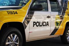 Suspeita de participar de ação criminosa em Guaraqueçaba é encaminhada pela PM; veículo, munições e notas rasgadas são apreendidas