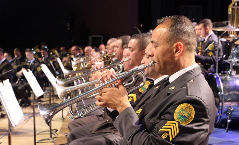 Com o tema Heróis, Banda de Música da PM faz espetáculo musical no Teatro Guaíra, em Curitiba