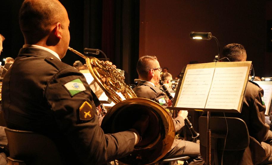 Com o tema Heróis, Banda de Música da PM faz espetáculo musical no Teatro Guaíra, em Curitiba