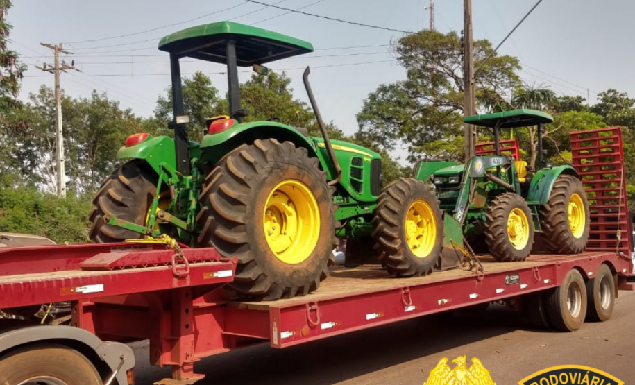 BPRv recupera carreta carregada com dois tratores durante a Megaoperação Divisas Integradas