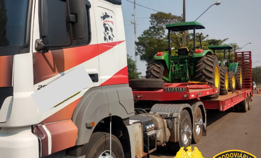 BPRv recupera carreta carregada com dois tratores durante a Megaoperação Divisas Integradas