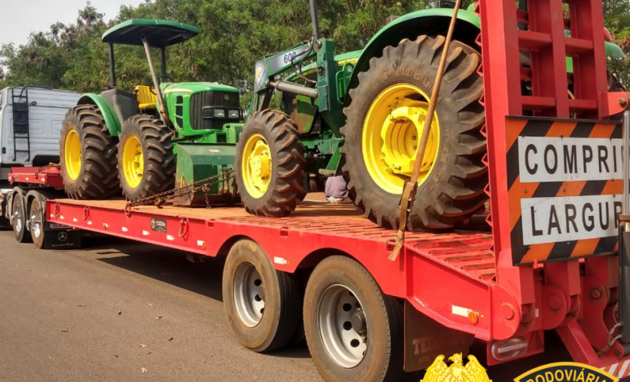 BPRv recupera carreta carregada com dois tratores durante a Megaoperação Divisas Integradas