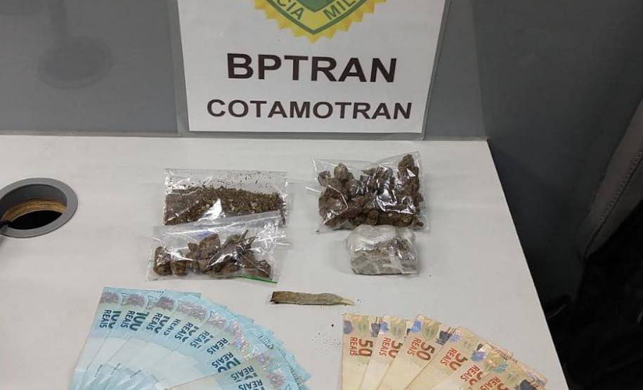 BPTran encaminha trio e apreende porções de maconha no Cajuru, em Curitiba