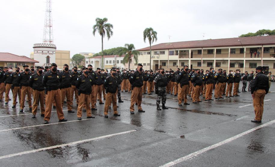 Polícia Militar comemora o Dia da Bandeira Nacional em todo o Paraná