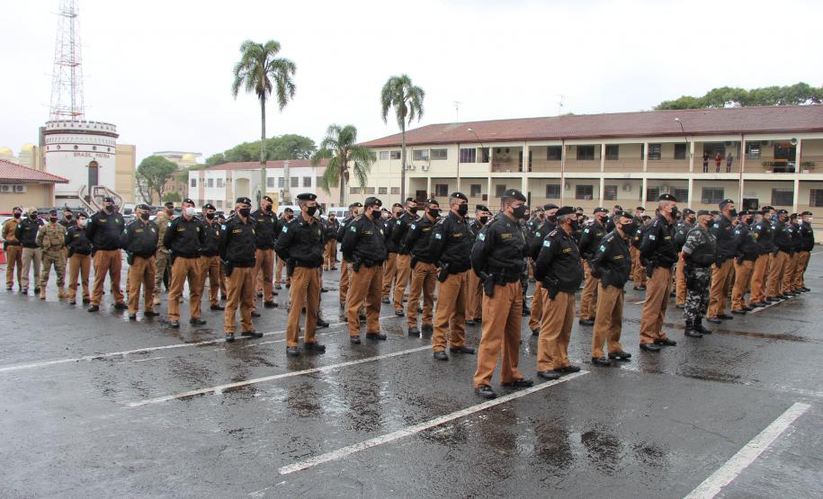 Polícia Militar comemora o Dia da Bandeira Nacional em todo o Paraná