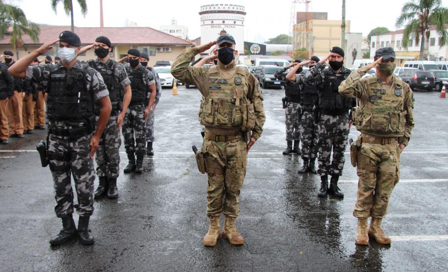 Polícia Militar comemora o Dia da Bandeira Nacional em todo o Paraná