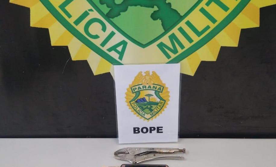 BOPE apreende arma de fogo e encaminha homem por envolvimento em roubo em Curitiba, na capital do estado