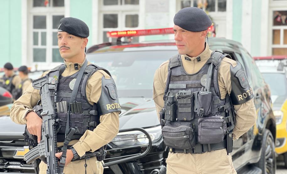 As unidades especializadas da PMPR foram mobilizadas para apoiar as forças locais e reforçar áreas estratégicas