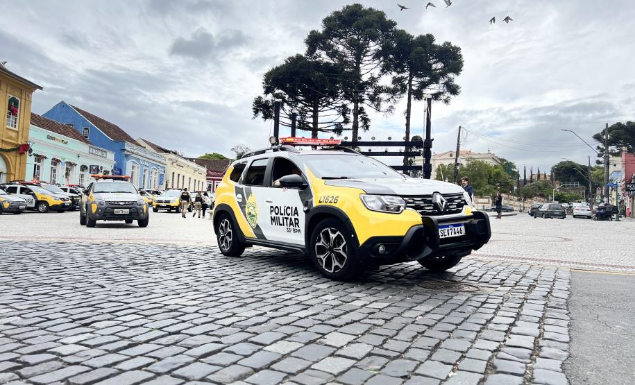 As unidades especializadas da PMPR foram mobilizadas para apoiar as forças locais e reforçar áreas estratégicas