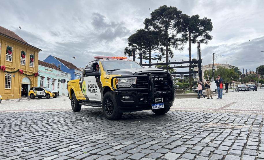 As unidades especializadas da PMPR foram mobilizadas para apoiar as forças locais e reforçar áreas estratégicas