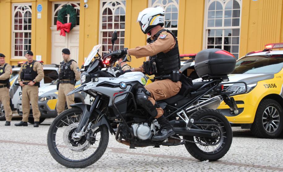 As unidades especializadas da PMPR foram mobilizadas para apoiar as forças locais e reforçar áreas estratégicas