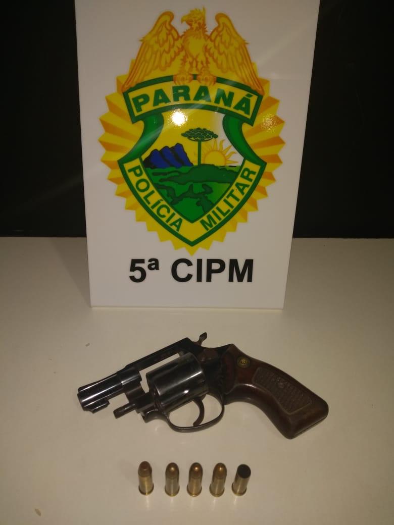PM prende três homens por tráfico de drogas e um homem por porte ilegal de arma, em Cianorte (PR)