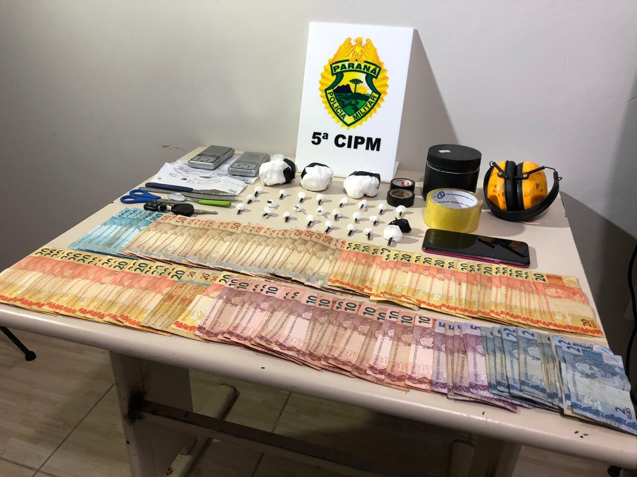 PM prende homem e apreende cocaína e R$ 3,3 mil em dinheiro em Cianorte (PR)