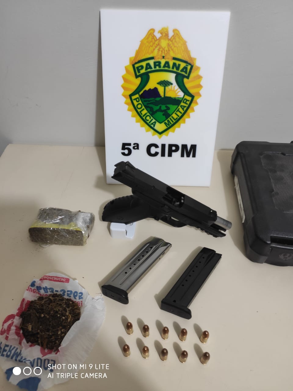 Em situações distintas, PM prende duas pessoas e apreende duas pistolas no Noroeste do estado