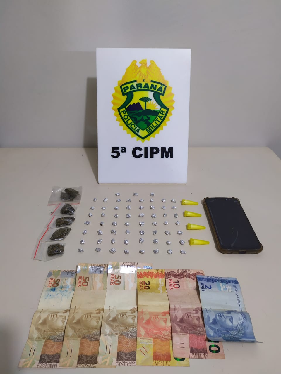 ROTAM prende três homens e apreende 72 porções de drogas e dinheiro no Noroeste do estado