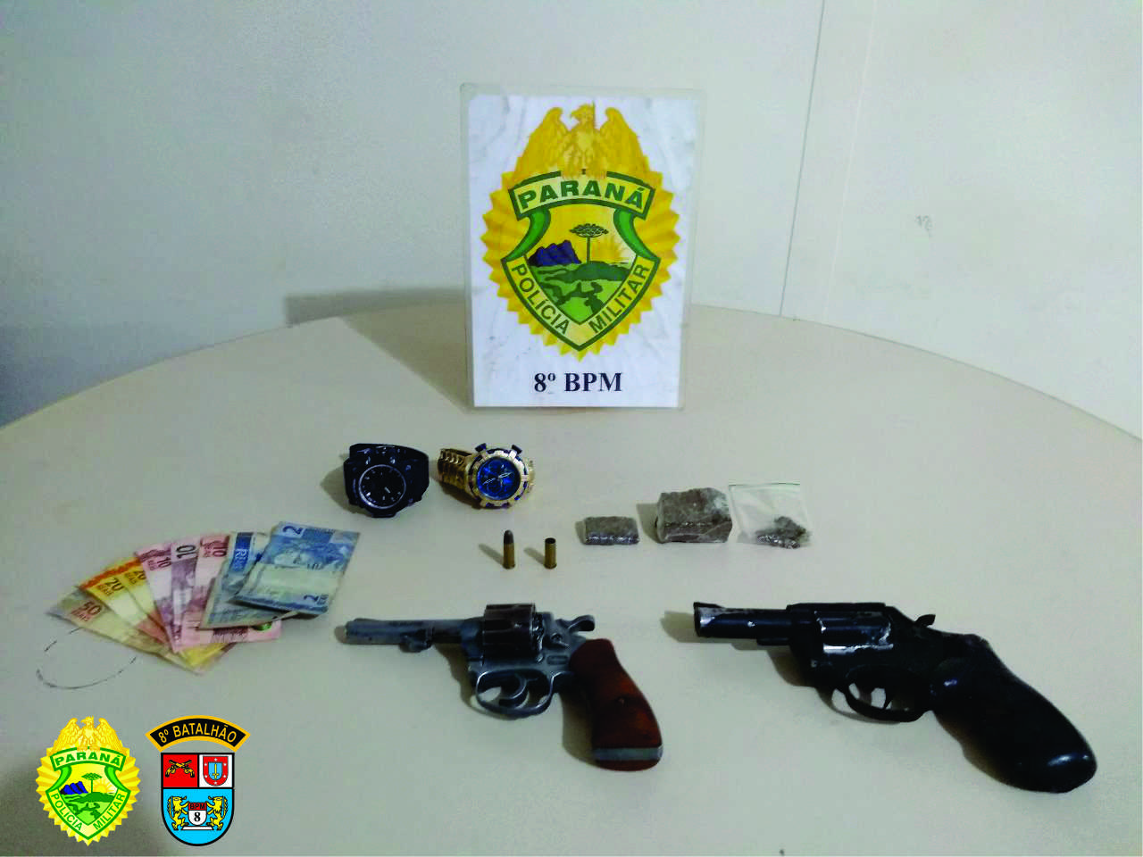 PM recupera motocicleta roubada e apreende armas de fogo e porções de drogas no Noroeste do estado