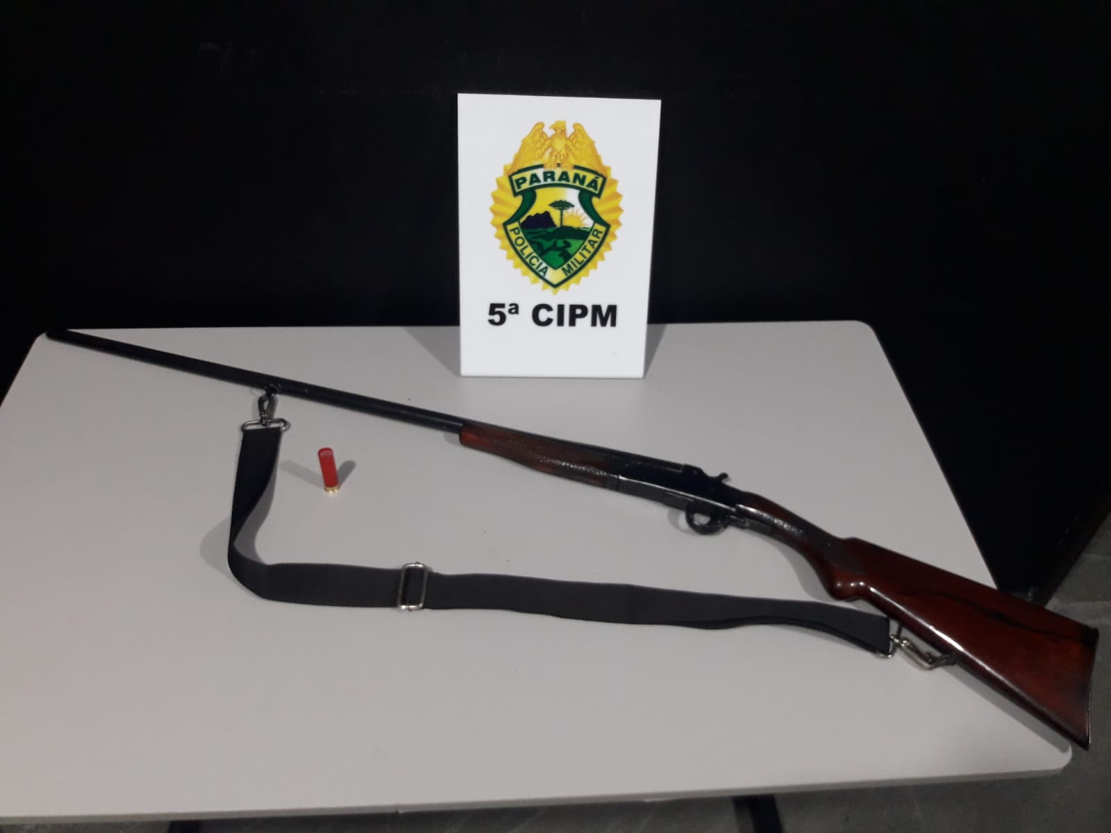 PM prende três homens e apreende grande quantidade de contrabando e uma espingarda no Noroeste do estado