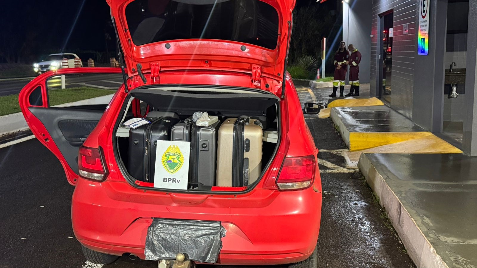 Polícia Militar do Paraná apreende mais de 100 quilos de maconha em rodovia estadual de Sertanópolis